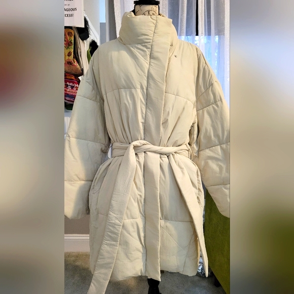 GAP Puffer Coat - Cream - Picture 3 of 6